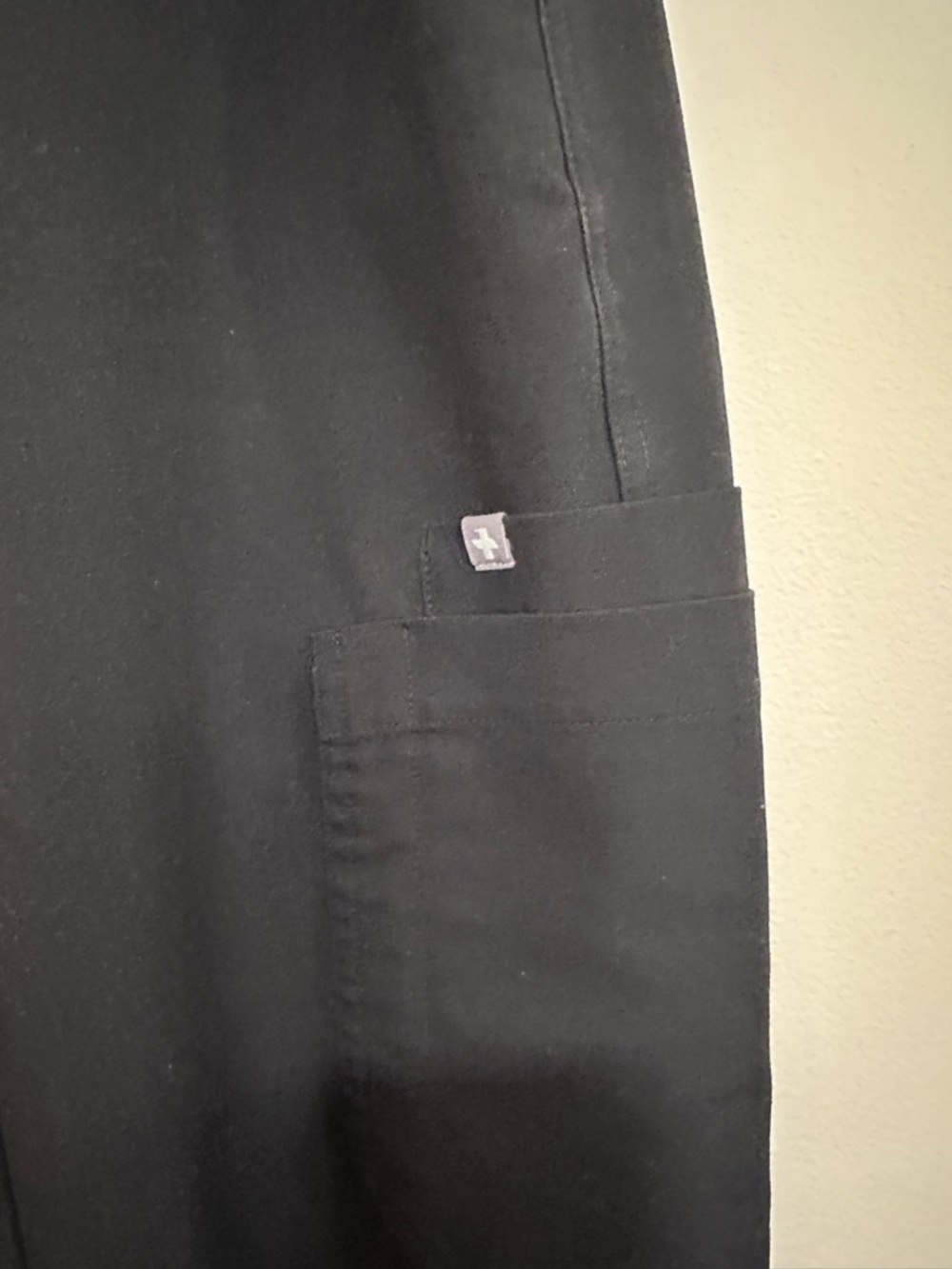 Figs Black women’s drawstring pants and top. Size XS - Picture 7 of 12